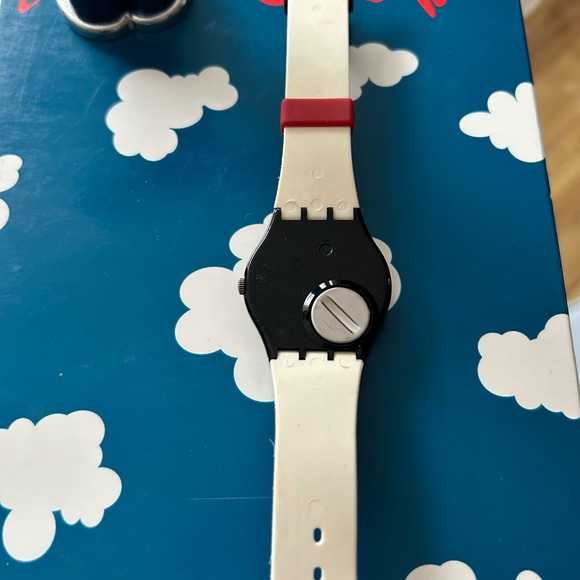 Swatch Watch
CLUB LIMITED EDITION LOOKA 1996 (GZ 700) - Picture 4 of 7